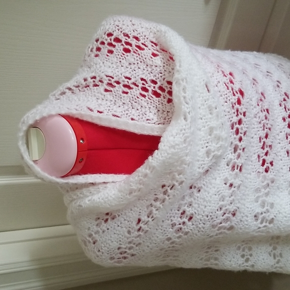 Handmade White Shawl - Picture 2 of 4